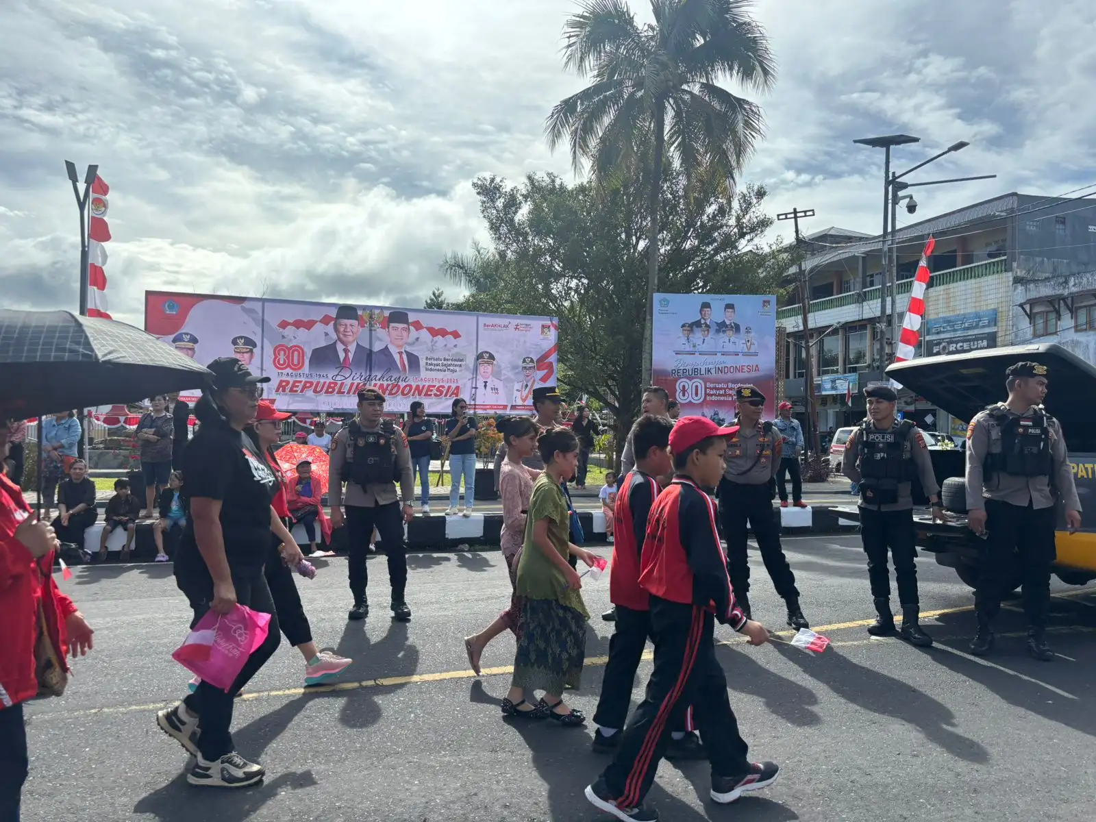 UPRC Polres Minahasa Pastikan Keamanan Pawai Bocah dan Pawai Pembangunan di Lapangan God Bless Minahasa